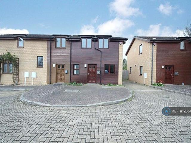 3 Bedroom Semi Detached House To Rent In Witham Court, Bletchley, Milton Keynes, MK3