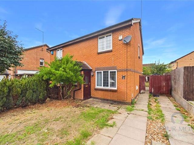 3 Bedroom Semi Detached House To Rent In Yeoman Meadow, East Hunsbury, Northampton, Northamptonshire, NN4