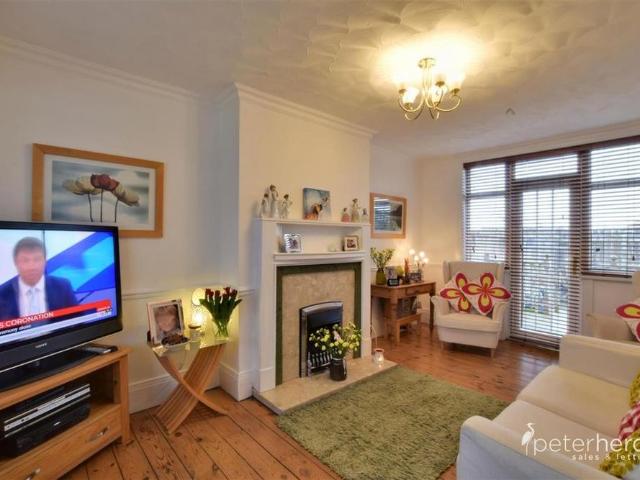 3 bedroom semi detached house to rent