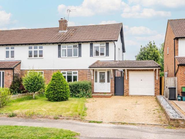 3 bedroom semi detached house to rent