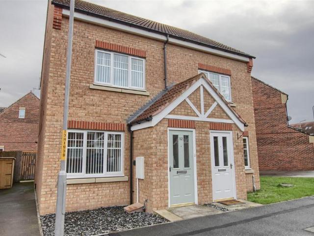 3 bedroom semi detached house to rent