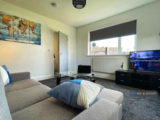 3 bedroom semi detached house to rent
