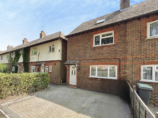 3 bedroom semi detached house to rent