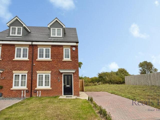 3 bedroom semi detached house to rent