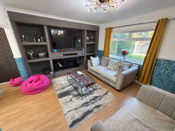 3 bedroom semi detached house to rent
