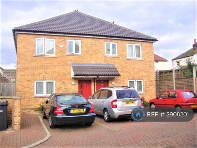 3 bedroom semi detached house to rent