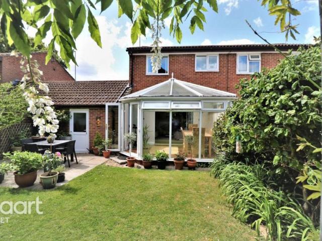 3 bedroom semi detached house to rent