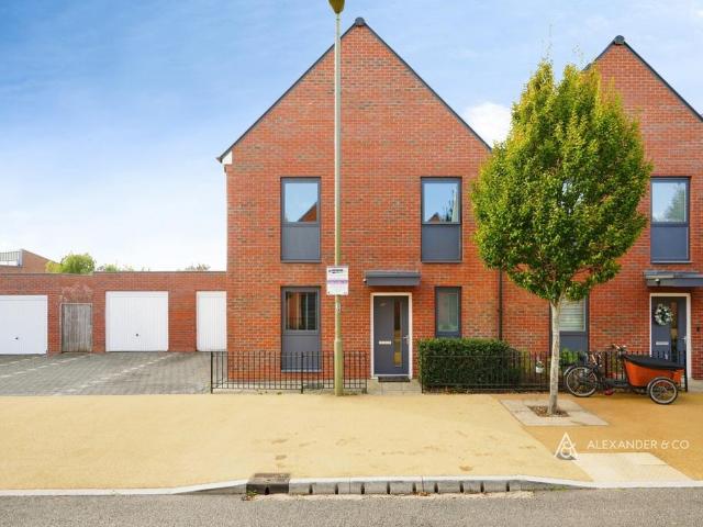 3 bedroom semi detached house to rent