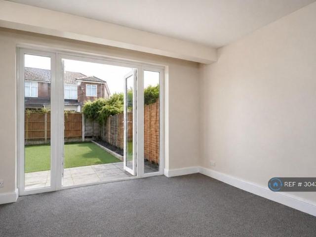 3 bedroom semi detached house to rent
