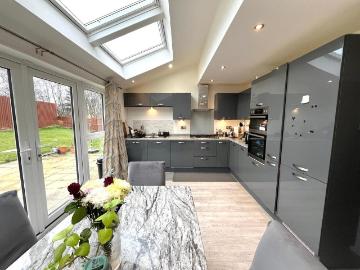 3 bedroom semi detached house to rent