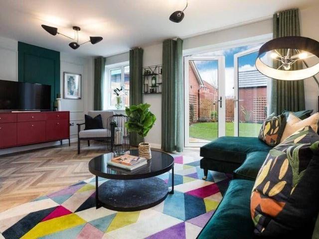 3 bedroom semi detached house to rent