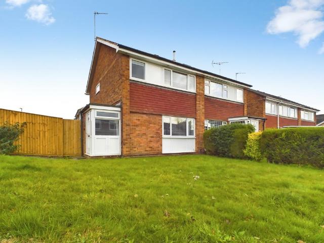 3 bedroom semi detached house to rent
