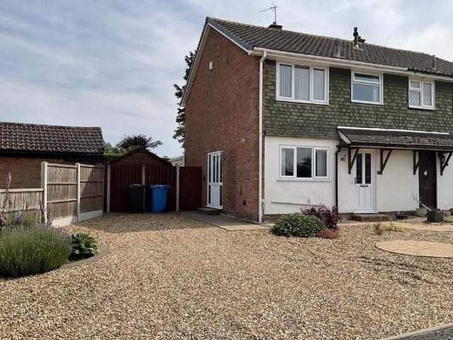 3 bedroom semi detached house to rent