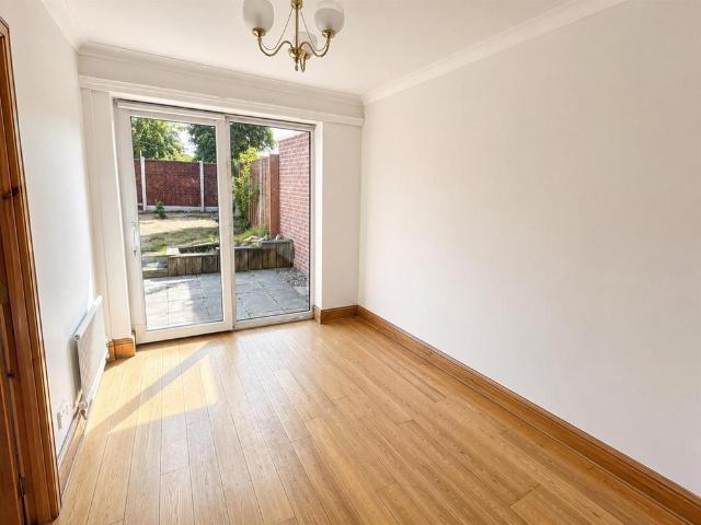 3 bedroom semi detached house to rent