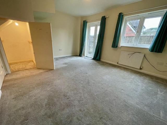 3 bedroom semi detached house to rent