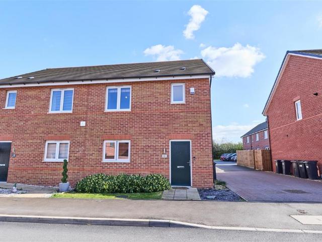 3 bedroom semi detached house to rent