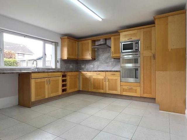 3 bedroom semi detached house to rent