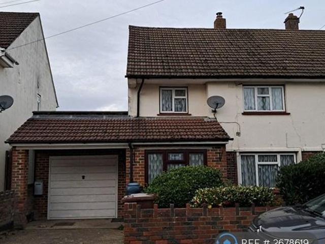 3 bedroom semi detached house to rent