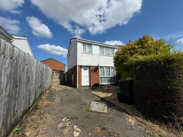 3 bedroom semi detached house to rent