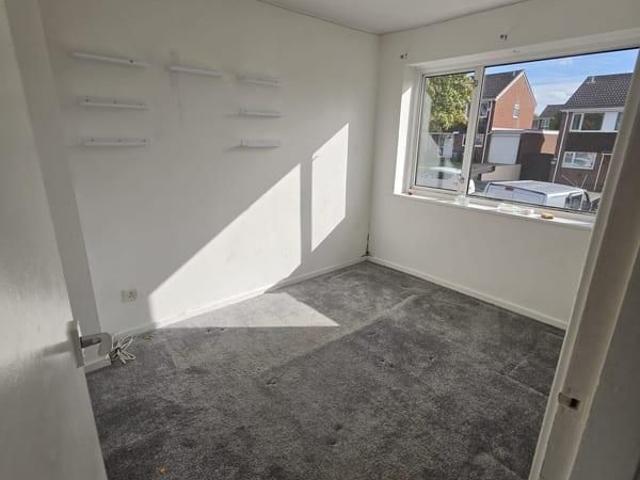 3 bedroom semi detached house to rent