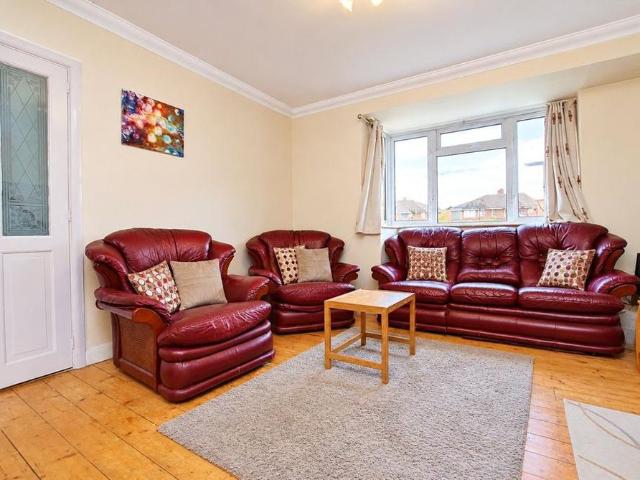 3 bedroom semi detached house to rent