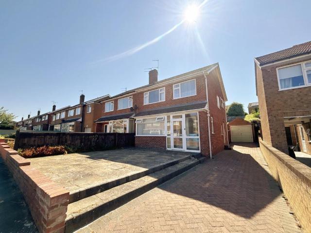 3 bedroom semi detached house to rent