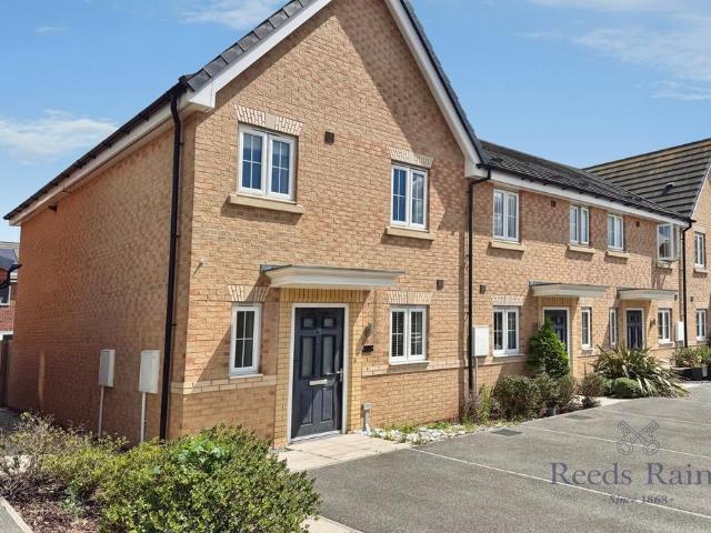 3 bedroom semi detached house to rent