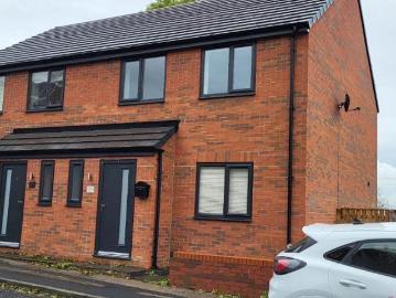 3 bedroom semi detached house to rent