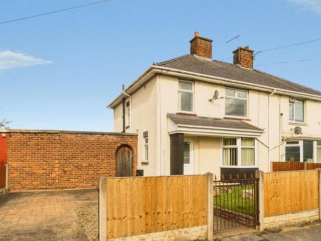 3 bedroom semi detached house to rent