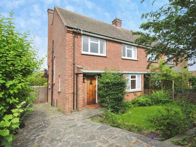 3 bedroom semi detached house to rent