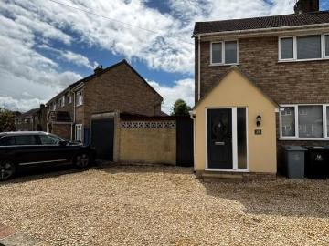 3 bedroom semi detached house to rent