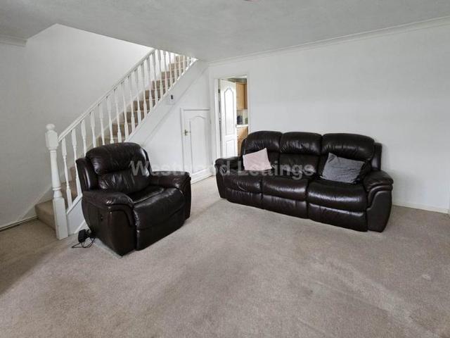 3 bedroom semi detached house to rent