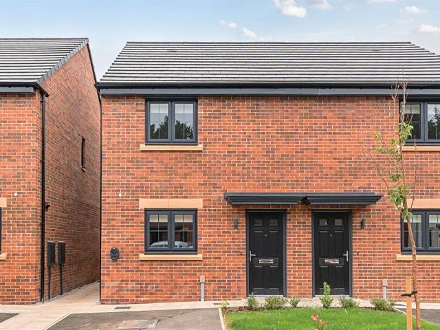 3 bedroom semi detached house to rent