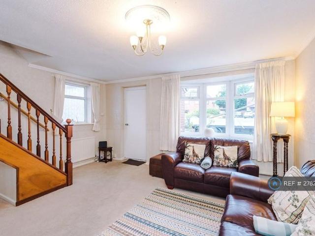 3 bedroom semi detached house to rent