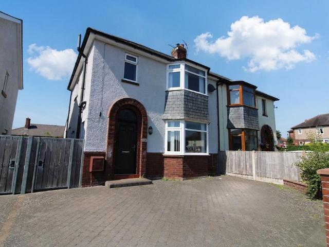 3 bedroom semi detached house to rent