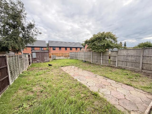 3 bedroom semi detached house to rent