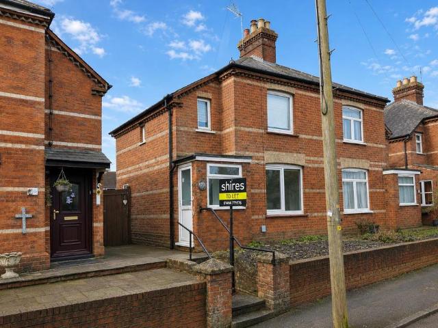 3 bedroom semi detached house to rent