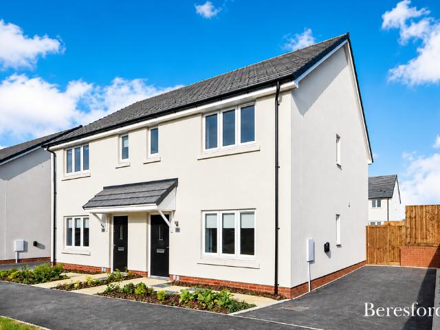 3 bedroom semi detached house to rent