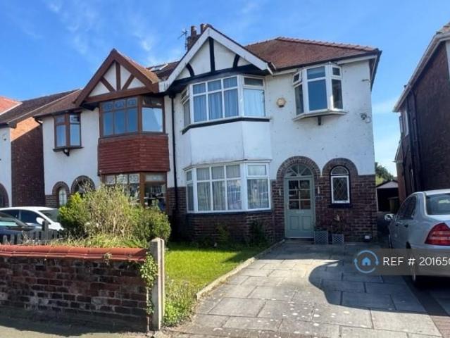 3 bedroom semi detached house to rent