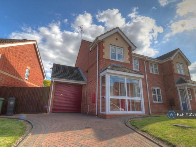 3 bedroom semi detached house to rent