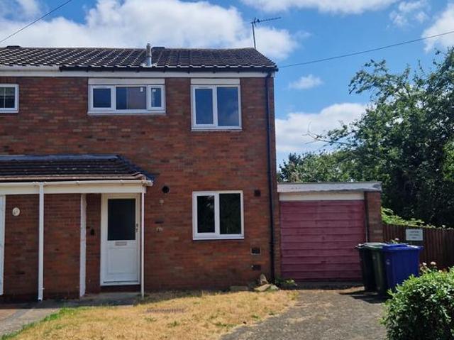 3 bedroom semi detached house to rent
