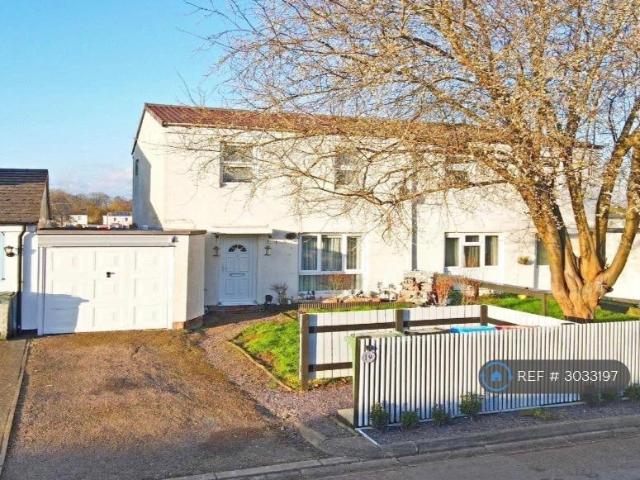 3 bedroom semi detached house to rent