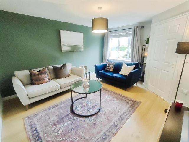 3 bedroom semi detached house to rent