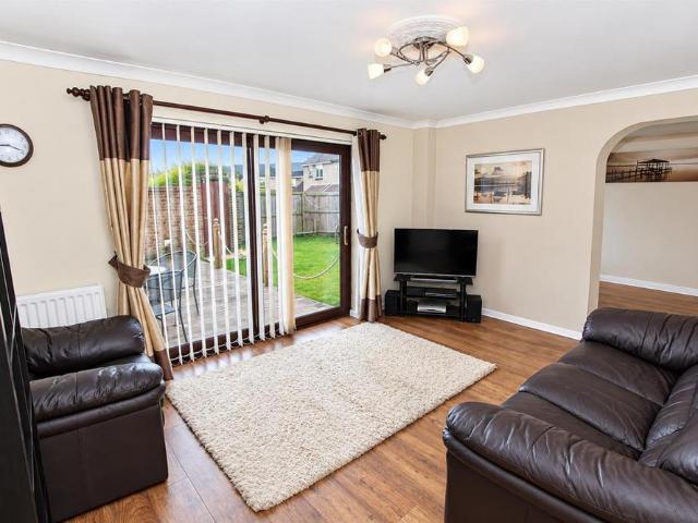 3 bedroom semi detached house to rent