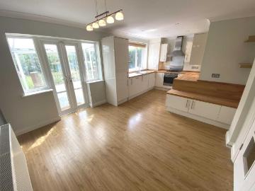 3 bedroom semi detached house to rent