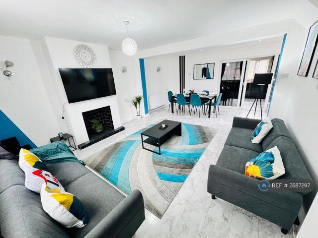 3 bedroom semi detached house to rent