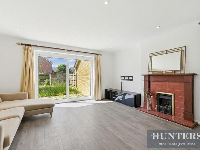 3 bedroom semi detached house to rent