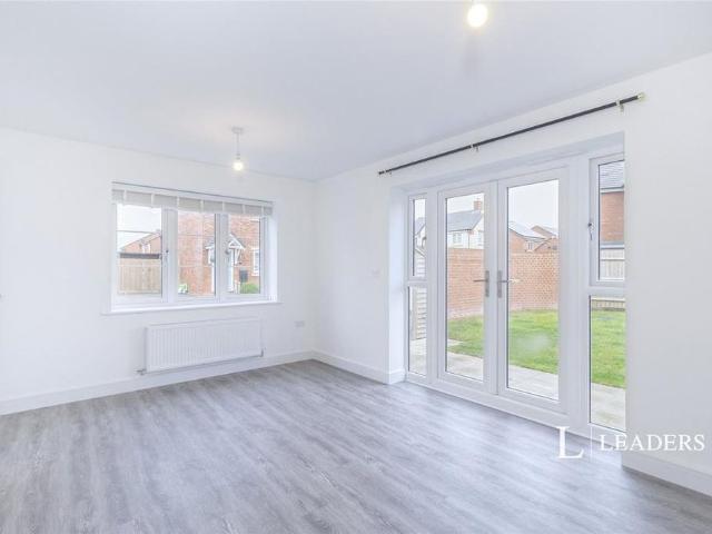 3 bedroom semi detached house to rent