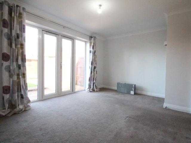 3 bedroom semi detached house to rent