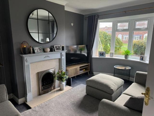 3 bedroom semi detached house to rent